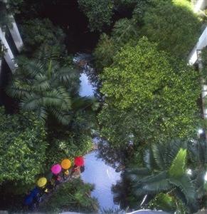 Four Seasons Hotel Bangkok 155 Rajadamri Road