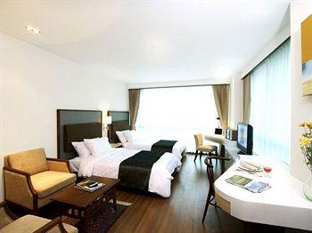 Adelphi Suites Bangkok 6 Sukhumvit Soi 8