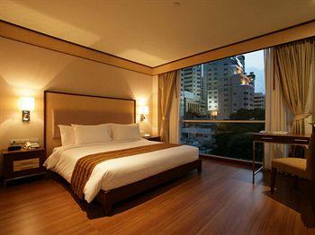 Adelphi Suites Bangkok 6 Sukhumvit Soi 8