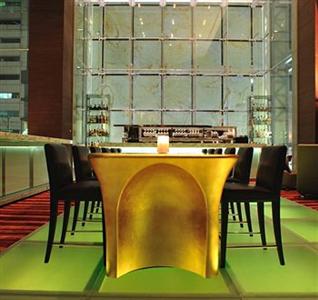 Le Meridien Hotel Bangkok 40/5 Surawong Road Bangrak