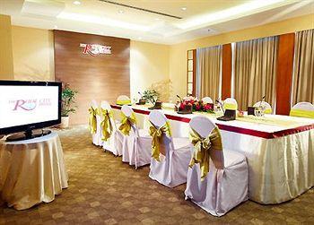 The Royal City Hotel Bangkok 800 Boromratchonni Road Bangkoknoi Bangplad