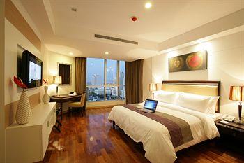 Adelphi Grande Bangkok Apartments 16 Sukhumvit Soi 41