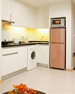 Adelphi Grande Bangkok Apartments 16 Sukhumvit Soi 41