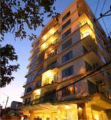 Royal View Resort Bangkok 27/3 Soi Chaisamorpoom Rangnam Road Payathai Ratchatevi