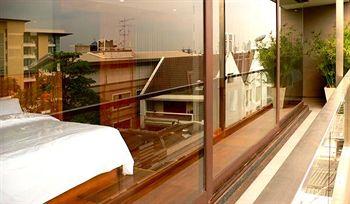 Luxx XL Hotel Bangkok 82/8 Langsuan Road  Lumpini Patumwan