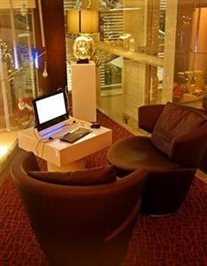 S Sukhumvit Suites Bangkok 403 Sukhumvit Road Klongtoeynuea Wattana