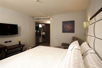 S Sukhumvit Suites Bangkok 403 Sukhumvit Road Klongtoeynuea Wattana