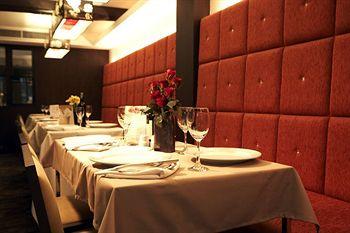 S Sukhumvit Suites Bangkok 403 Sukhumvit Road Klongtoeynuea Wattana