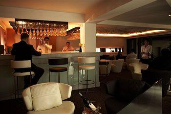 S Sukhumvit Suites Bangkok 403 Sukhumvit Road Klongtoeynuea Wattana