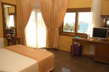 Hotel Mandalinci Bodrum Belediye Caddessi No 19-1 Turgutreis