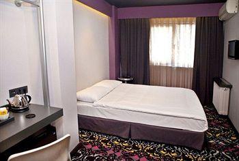 Tulip City Taksim Hotel Istanbul Mesrutiyet Caddesi No 95 Beyoglu