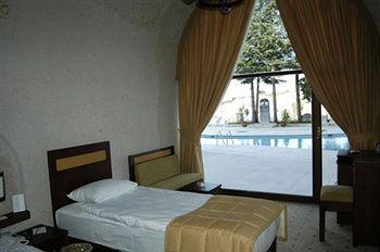 Kaya Hotel Uchisar Yukari Mahallesi Mevkii Adnan Menderes Caddesi No 15