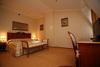 Podol Plaza Hotel Kiev Konstantinovskaya str., 7А