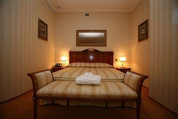 Podol Plaza Hotel Kiev Konstantinovskaya str., 7А