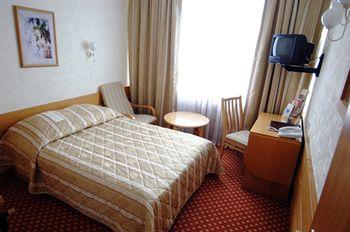 Rus Hotel Kiev 4 Hospitalna Str.