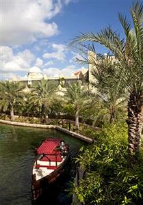 Shangri La Qaryat Al Beri Hotel Abu Dhabi Between The Bridges