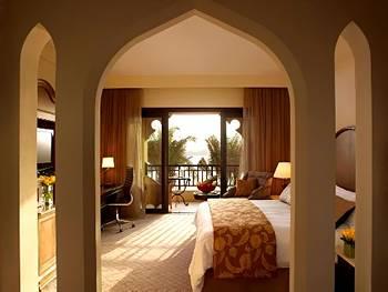 Shangri La Qaryat Al Beri Hotel Abu Dhabi Between The Bridges