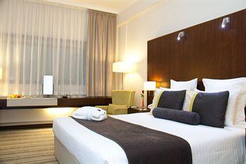 Avari Dubai Hotel P.O. Box 50400 Deira