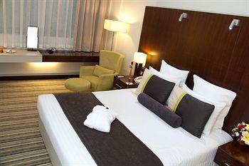 Avari Dubai Hotel P.O. Box 50400 Deira