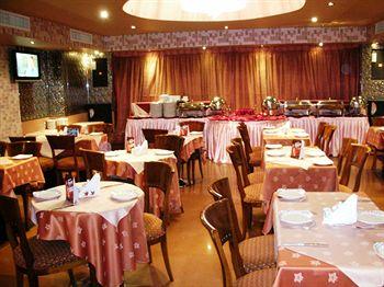 Hotel Versailles Dubai 15th Street, Al Rigga, Deira
P.O.Box: 33382