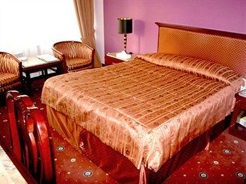 Hotel Versailles Dubai 15th Street, Al Rigga, Deira
P.O.Box: 33382