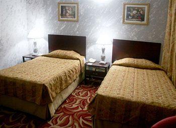 Hotel Versailles Dubai 15th Street, Al Rigga, Deira
P.O.Box: 33382