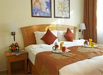 Golden Tulip Hotel Sharjah Al Fardan Centre Corniche Road