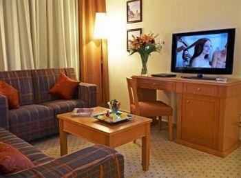 Golden Tulip Hotel Sharjah Al Fardan Centre Corniche Road