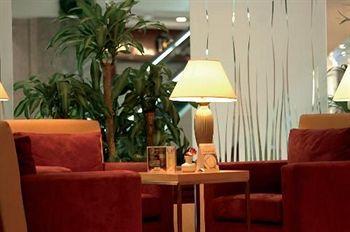 Golden Tulip Hotel Sharjah Al Fardan Centre Corniche Road