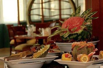 Golden Tulip Hotel Sharjah Al Fardan Centre Corniche Road