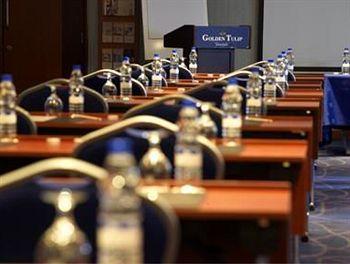 Golden Tulip Hotel Sharjah Al Fardan Centre Corniche Road