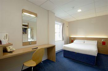 Travelodge Central Hotel Belfast 15 Brunswick Street