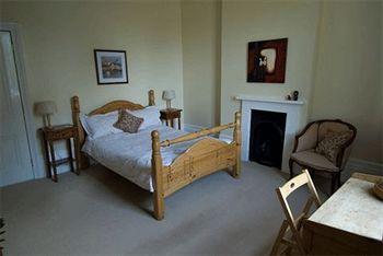 Heatherbank Bed and Breakfast Camberley Church Hill