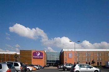 Premier Inn Heathrow Airport London 15 Bath Road