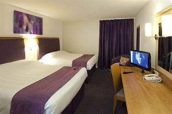 Premier Inn Heathrow Airport London 15 Bath Road