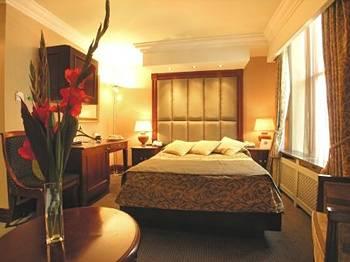 Shaftesbury Premier Hotel Hyde Park London 78-82 Westbourne Terrace