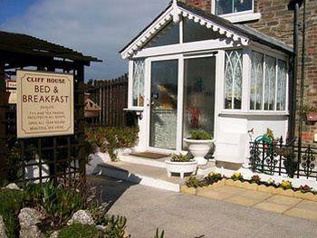 Cliff House B&B & The Moorings Apartments 61 Fore Street