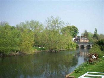 Legacy Rose And Crown Hotel Salisbury Harnham Road