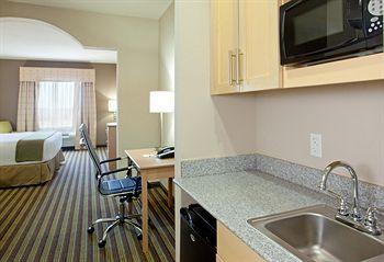 Holiday Inn Express Alvarado (Texas) 325 Village Park Drive