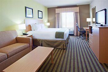 Holiday Inn Express Alvarado (Texas) 325 Village Park Drive