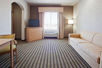 Holiday Inn Express Alvarado (Texas) 325 Village Park Drive