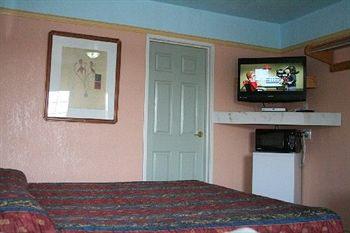 Riviera Motel Anaheim 410 W Katella Ave