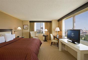 Sheraton Hotel Austin 701 East 11Th Street