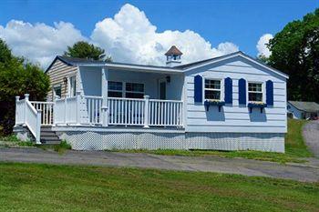 Colonial Gables Oceanfront Village Rentals Belfast (Maine) 7 Eagle Lane