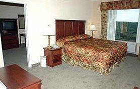 Grand Plaza Hotel Branson 245 No. Wildwood Dr. Branson