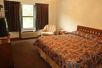 Fall Creek Inn & Suites Branson 995 State Highway 165