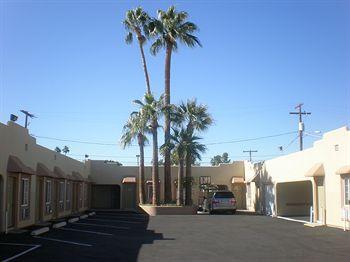 Redwood Motel Chandler 470 N Arizona Ave