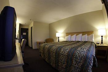 Clackamas Inn & Suites 16010 Se 82Nd Drive