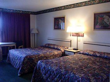 Travelodge Hotel South Colorado Springs 1703 South Nevada Ave