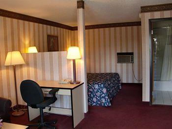 Travelodge Hotel South Colorado Springs 1703 South Nevada Ave